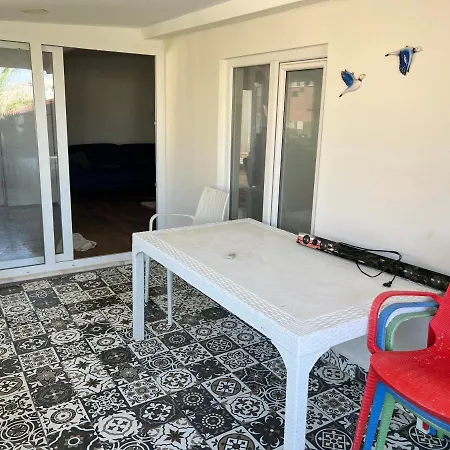 Flat For Rent Near The Beach, Konyaalti, Apartman Antalya