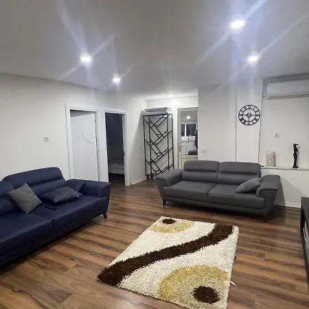 Flat For Rent Near The Beach, Konyaalti, Apartman