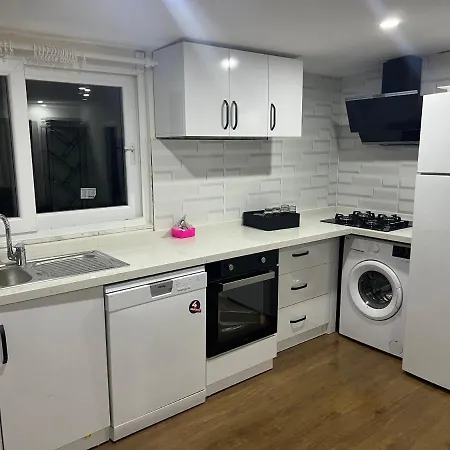 Apartman Flat For Rent Near The Beach, Konyaalti,